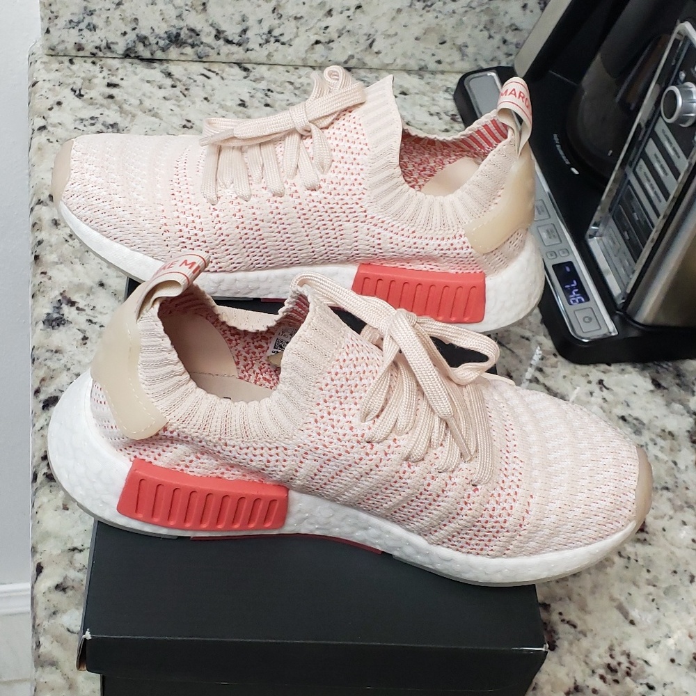 Adidas NMD R1 - Picture 1 of 3